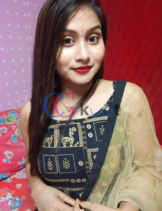 Neelam: Best call girl doorstep service open 24/7 and 100% trustworthy.