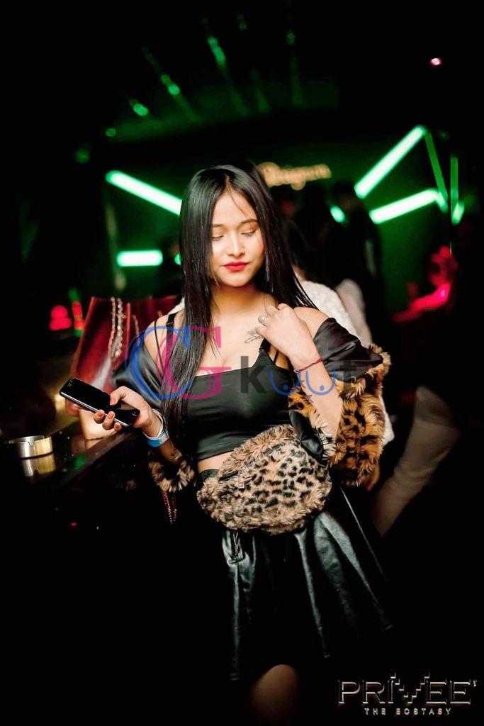 SURAT TEN YEARS BUSSINESS EXPRIENCE SAFE SECURE CALL GIRL