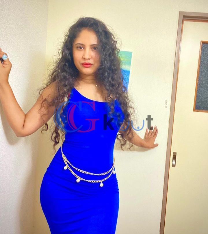 Hot and high profile girls and housewife