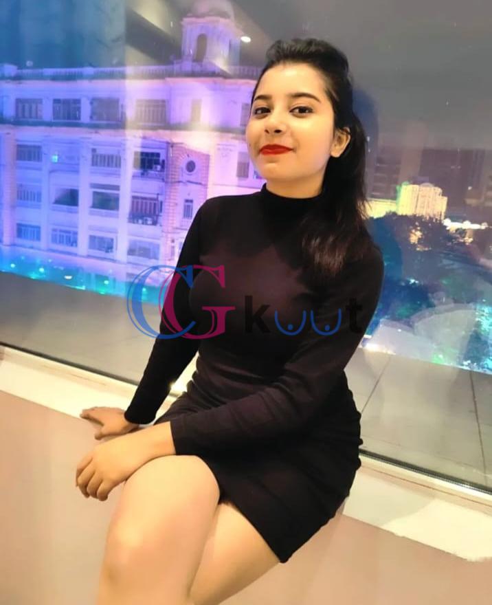 Hot and high profile girls and housewife